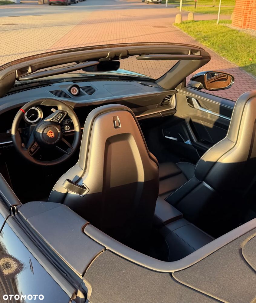 Porsche 911 Carrera 4S - 7