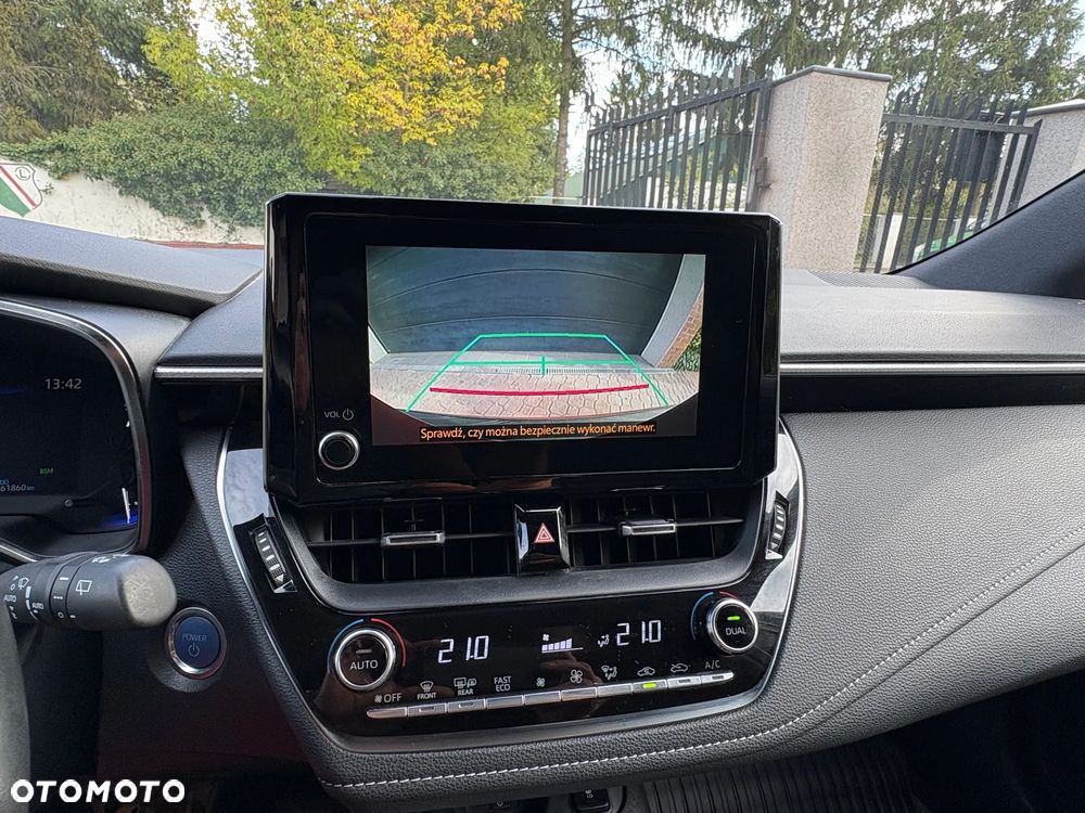 Toyota Corolla 1.8 Hybrid Business Edition - 13