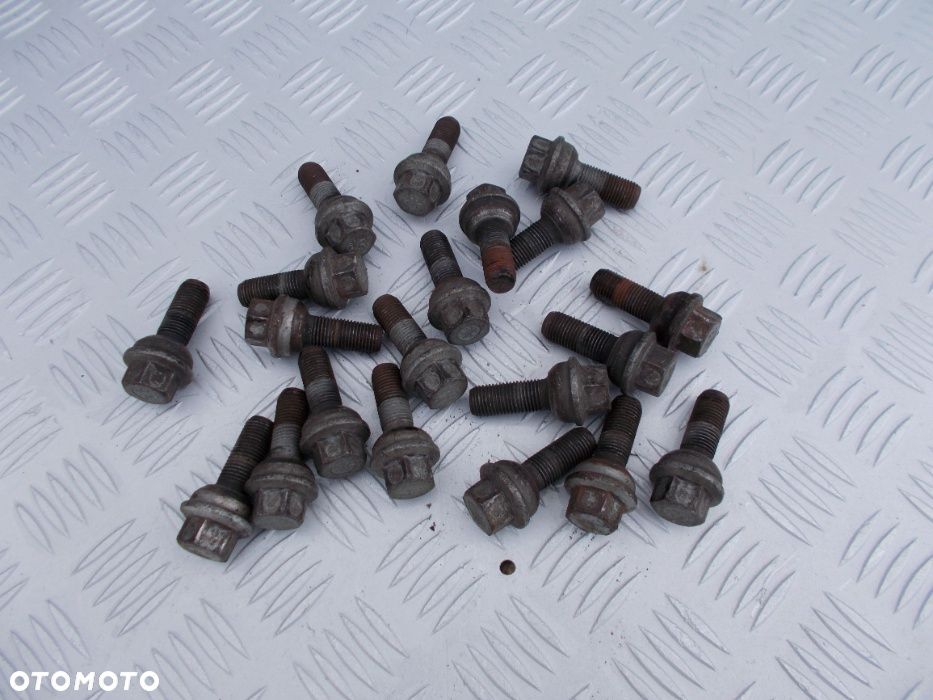 VW CRAFTER ŚRUBY - szpilki do kół - komplet! - 1