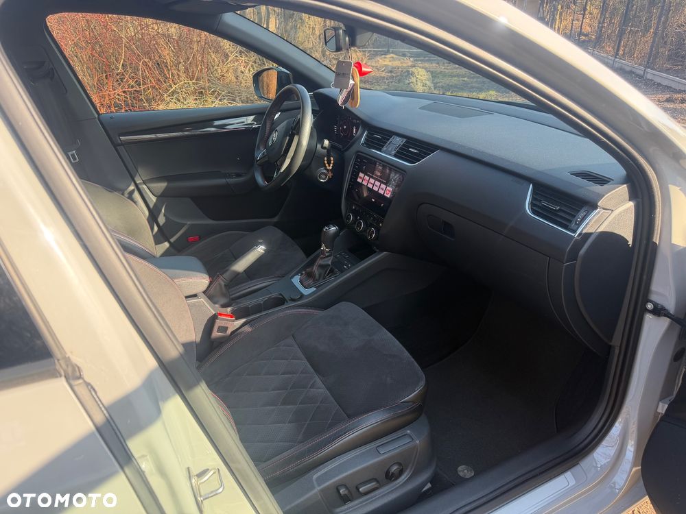 Skoda Octavia 2.0 TDI 4x4 DSG RS - 6