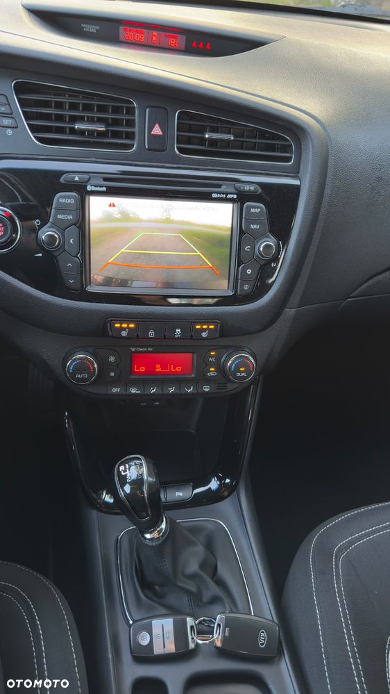 Kia Ceed - 8