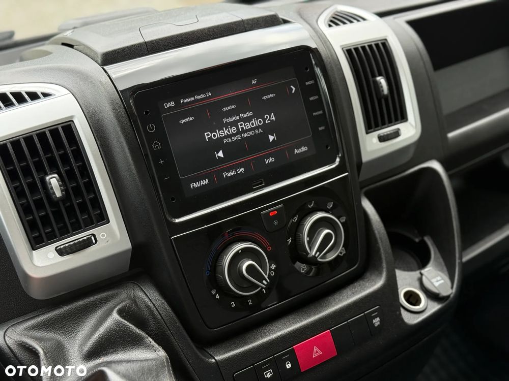 Fiat Ducato 2.3 140KM / Kontener 4,2m 8EP + Winda Dhollandia 750kg / 183.340KM PRZEBIEG / 2021 ROK PRODUKCJI / ZAREJESTROWANY W PL - 27