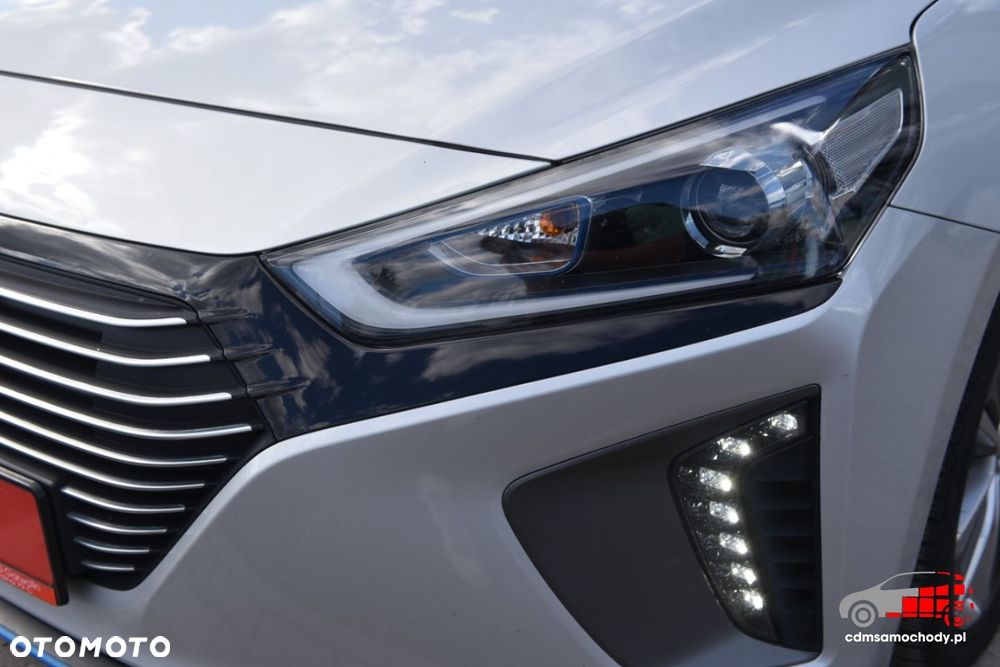 Hyundai IONIQ - 13