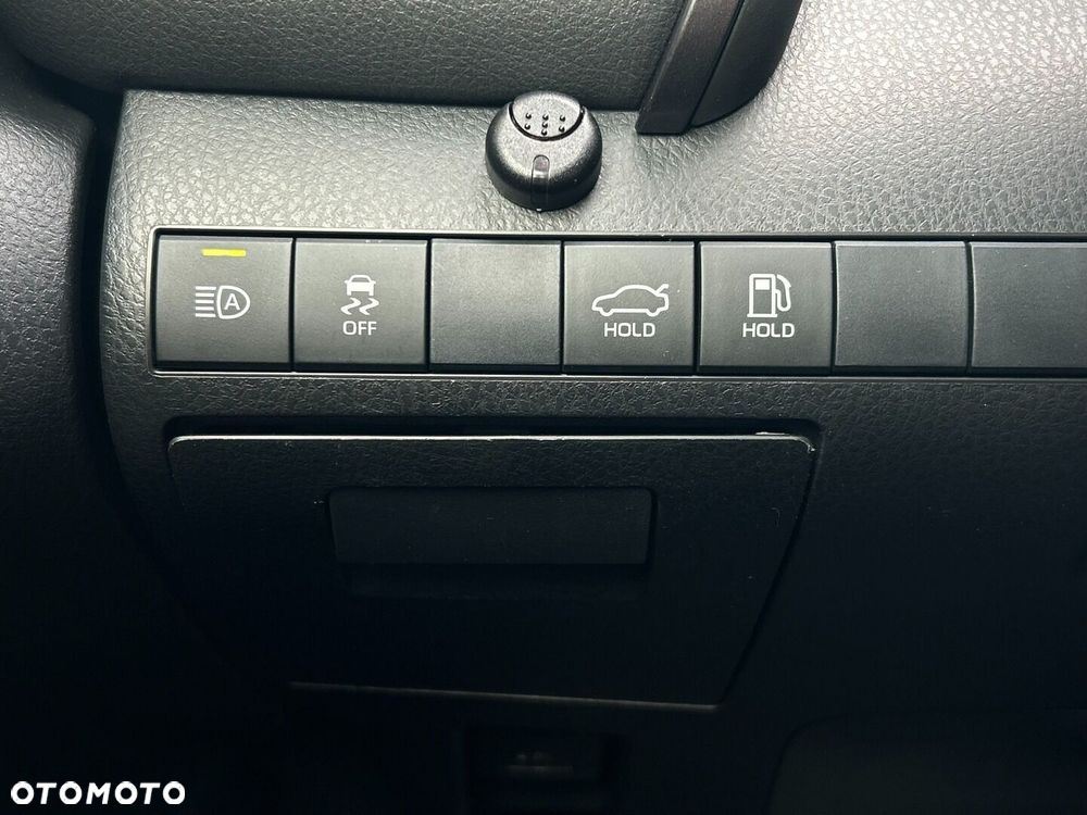 Toyota Camry 2.5 Hybrid Comfort CVT - 24