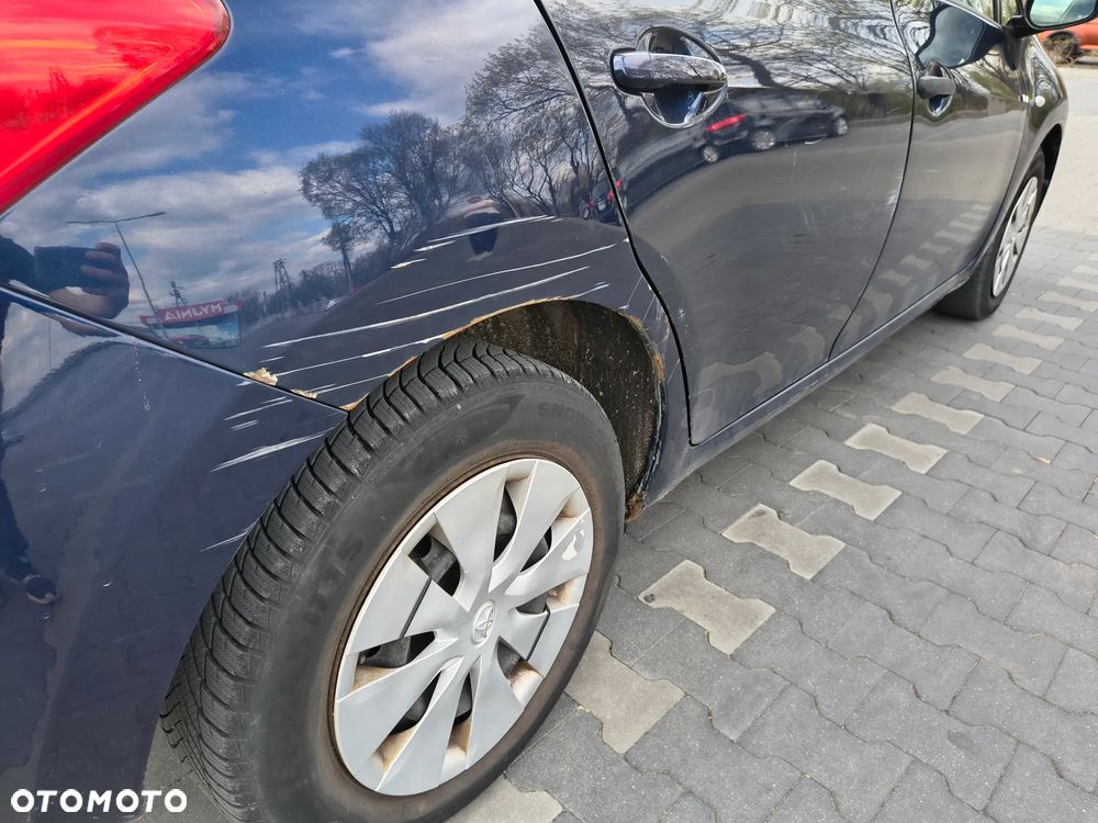 Toyota Auris 1.4 VVT-i Terra - 7
