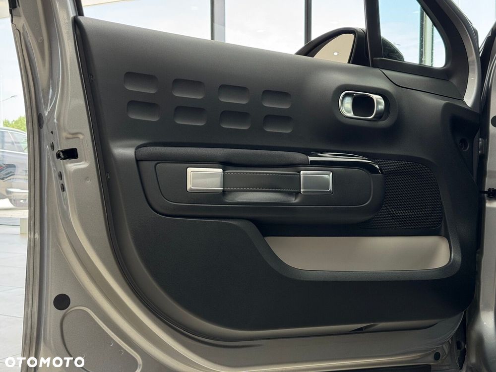Citroën C3 1.2 PureTech Shine EAT6 - 12