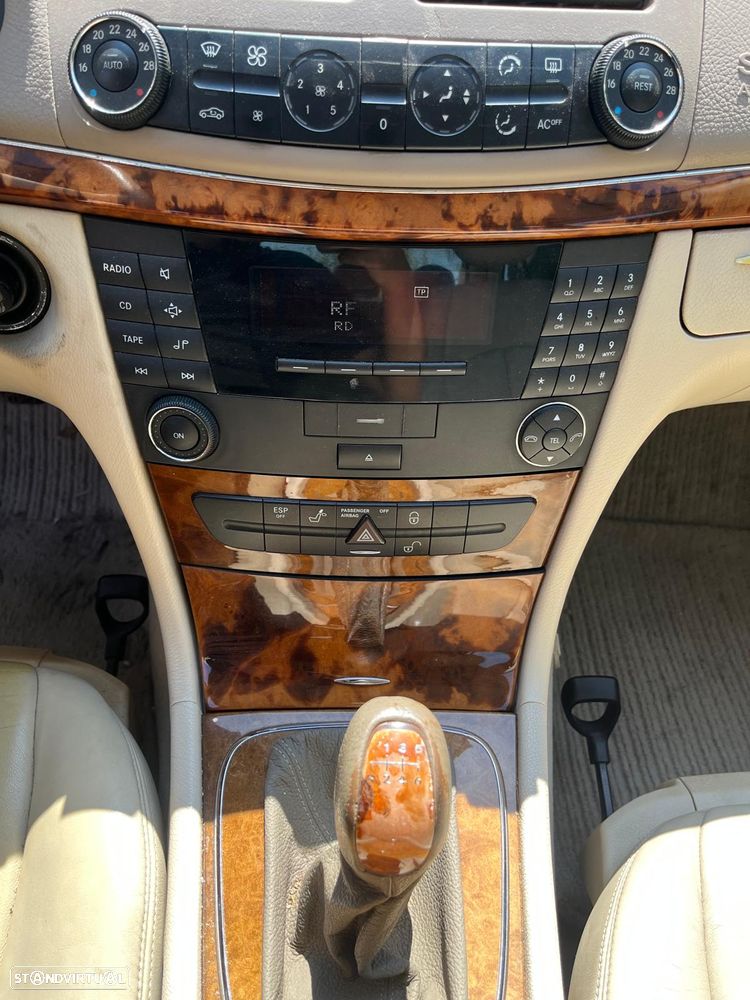 Mercedes-Benz E 220 CDI Avantgarde DPF - 32