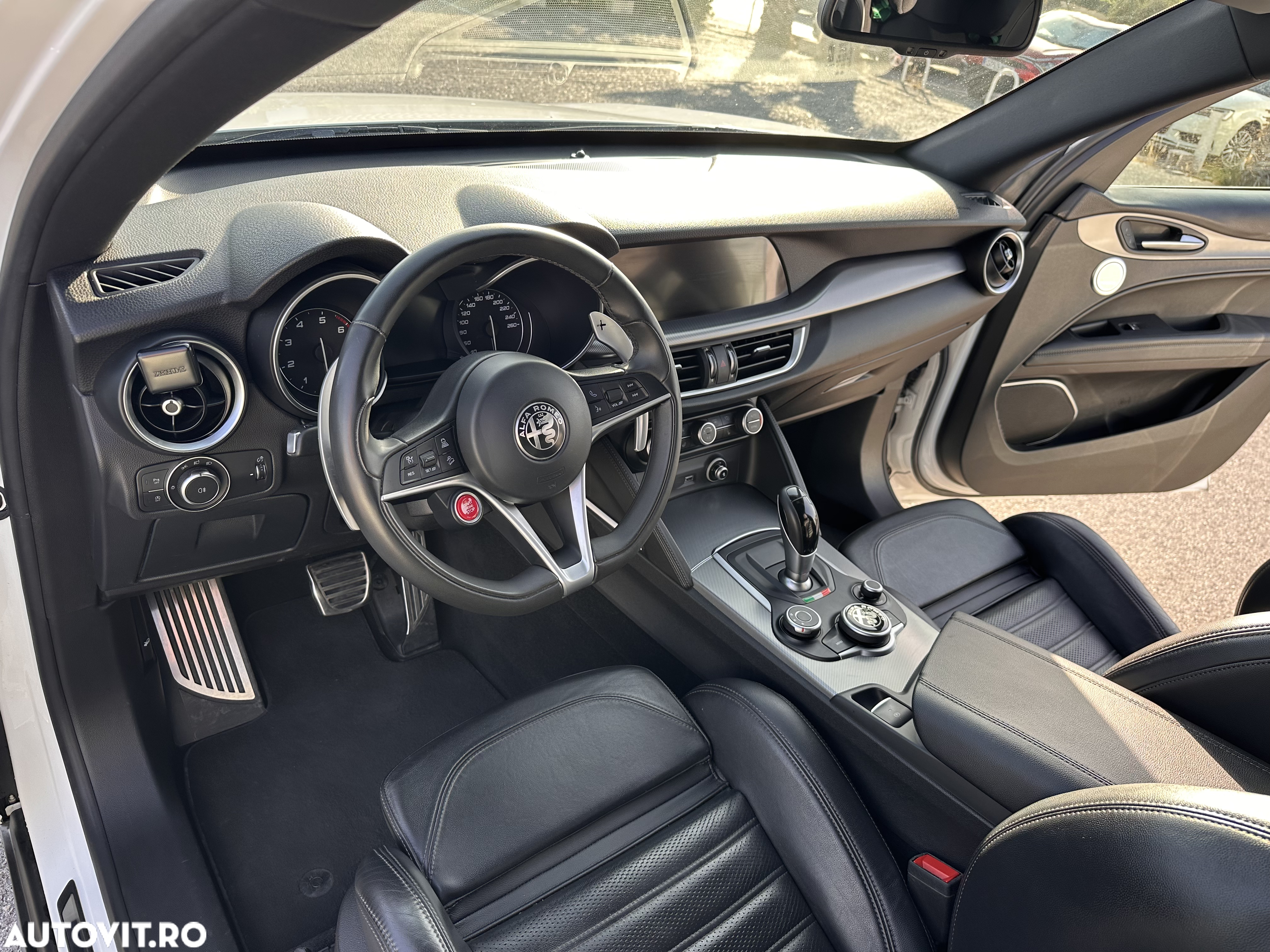 Alfa Romeo Stelvio 2.0 Turbo 16V AT8-Q4 Veloce Ti - 6