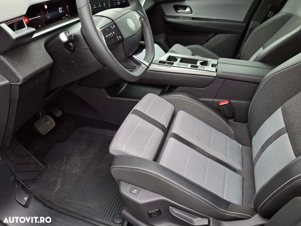 Opel Grandland 1.2 Turbo eDCT6 MHEV GS - 13