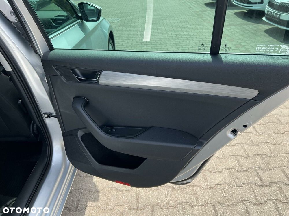 Skoda Superb 1.5 TSI Ambition DSG - 14