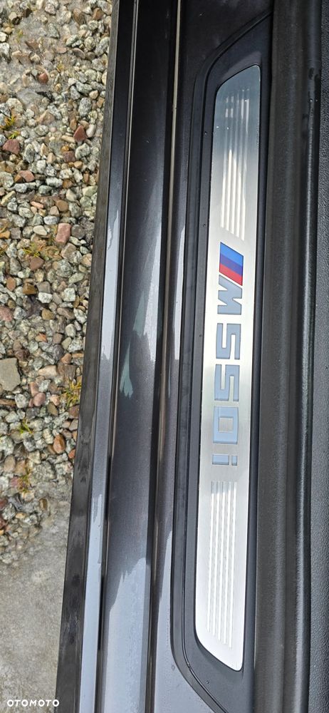 BMW Seria 5 M550i xDrive - 9