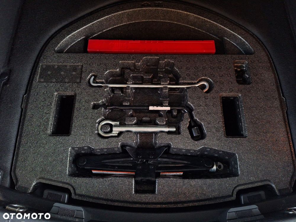 Toyota Corolla 1.8 Hybrid Comfort - 39