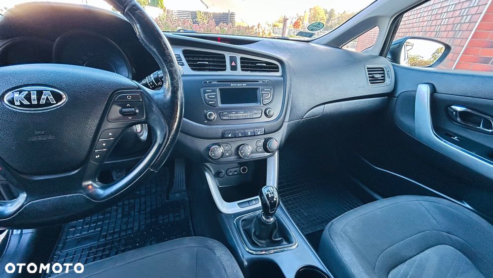 Kia Ceed - 12