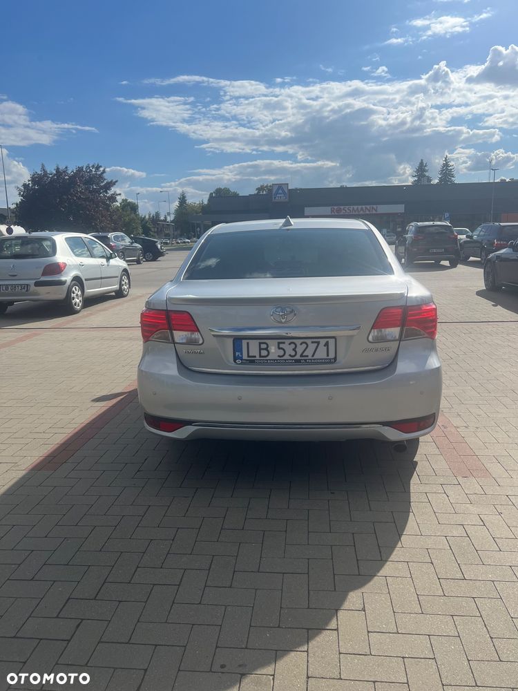Toyota Avensis 1.6 Active - 4
