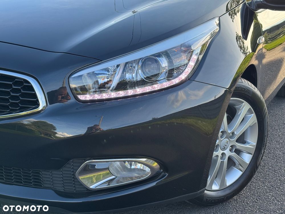 Kia Ceed - 12