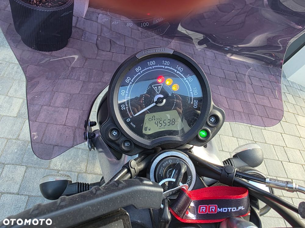 Triumph Street Twin - 6