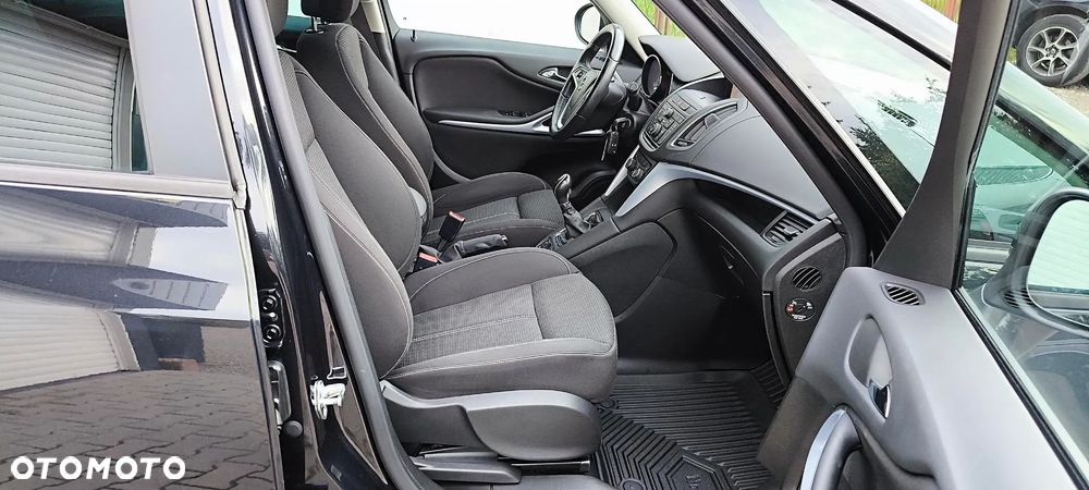 Opel Zafira - 12