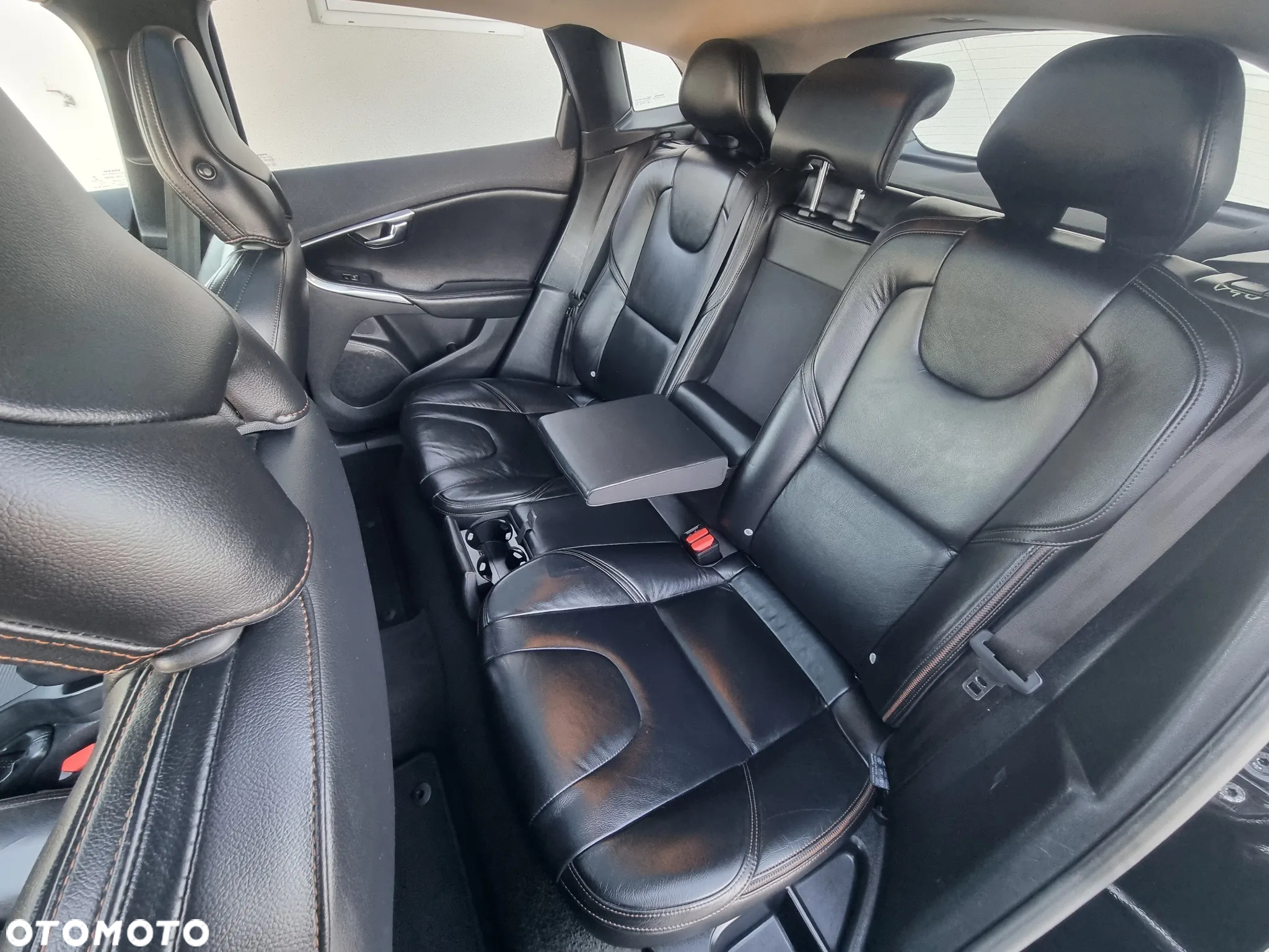 Volvo V40 Cross Country D4 Summum - 11