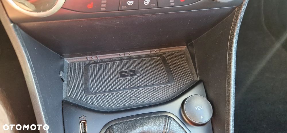 Ford Fiesta 1.0 EcoBoost S&S TITANIUM X - 11