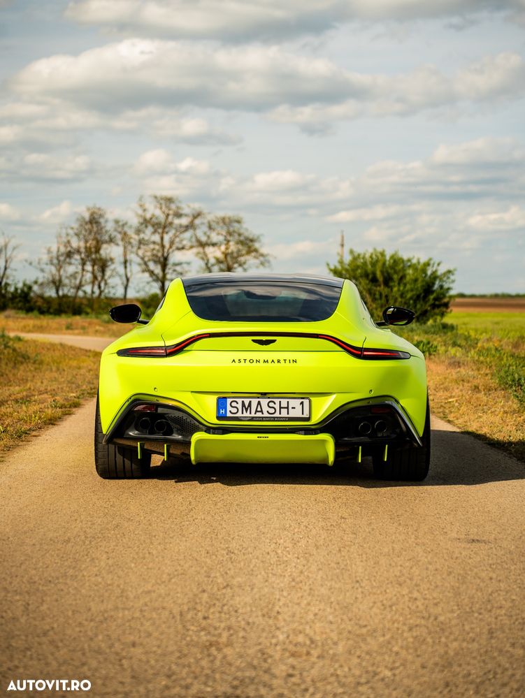 Aston Martin V8 Vantage - 3