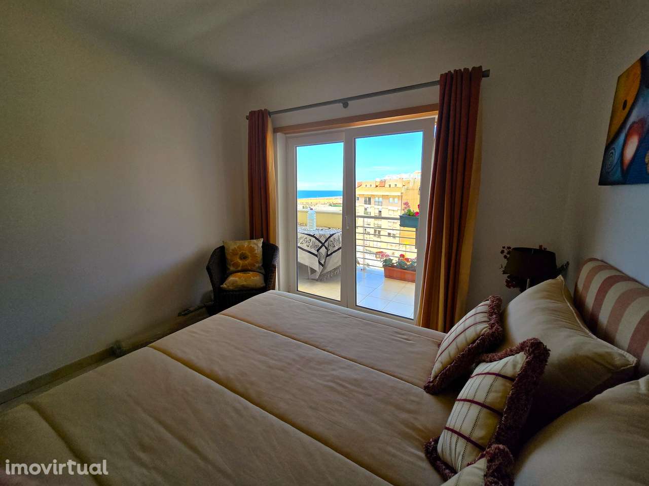 Apartamento T1 c/ Terraço, Vista Mar, Piscina e Box na Praia do Ouro - Grande imagem: 3/18