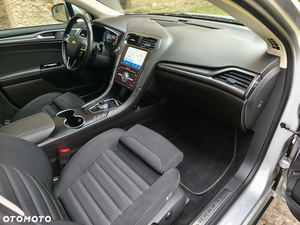Ford Mondeo 2.0 EcoBlue Titanium - 24