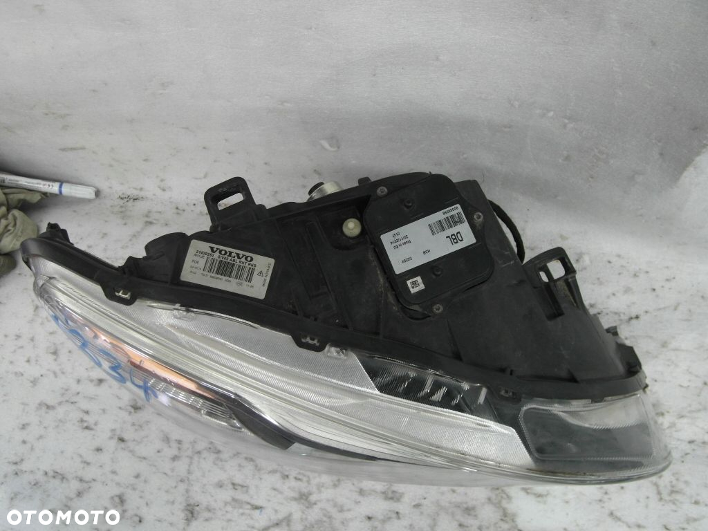 VOLVO V60 LIFT S60 LIFT XENON LAMPA PRZEDNIA PRAWA - 7