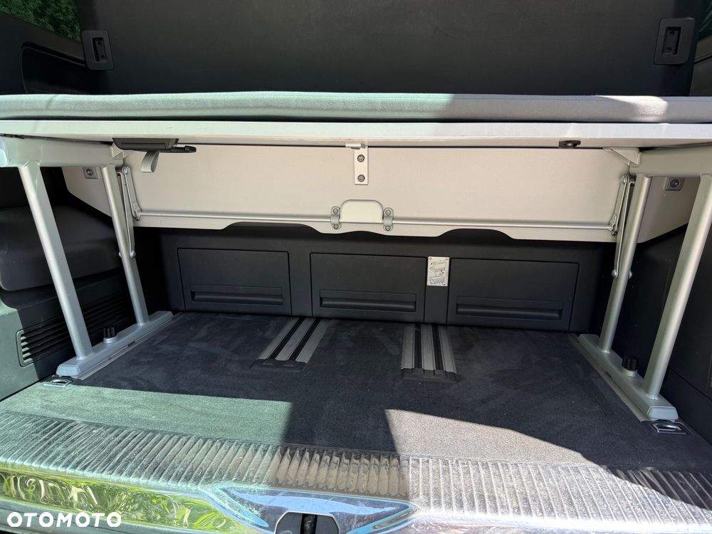 Volkswagen Multivan - 22