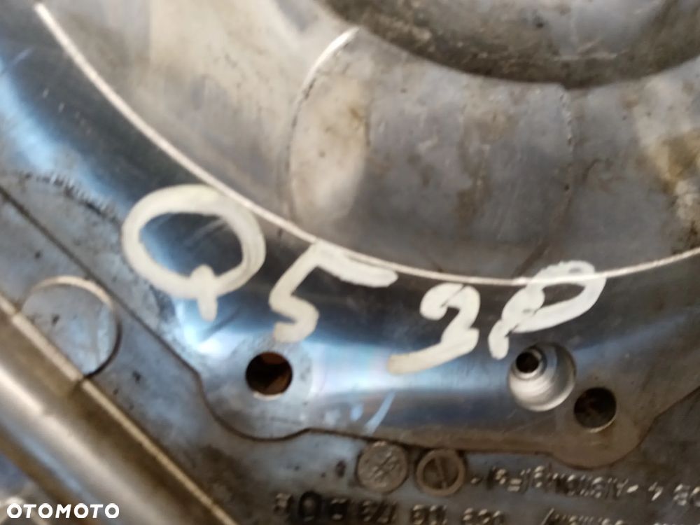 Osłona obudowa rozrządu Audi Q5 3.0 TDI CTB 059103173DB - 3