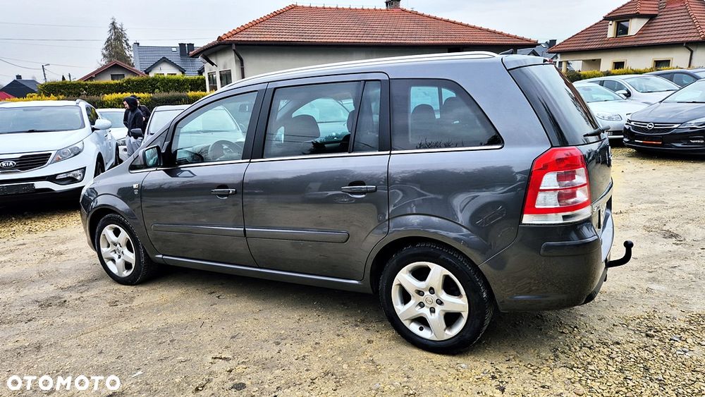 Opel Zafira 1.8 Cosmo EU5 - 18