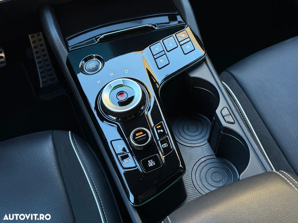 Kia Sportage 1.6 T-GDI PHEV 6AT 4x4 GT Line - 24