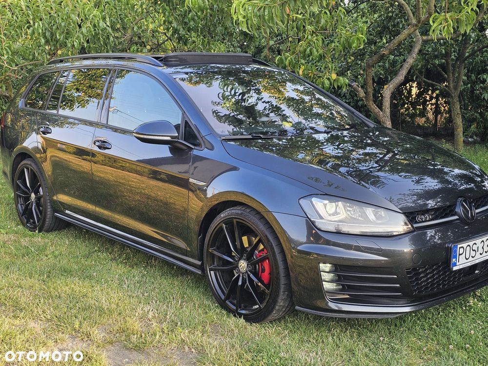 Volkswagen Golf - 4