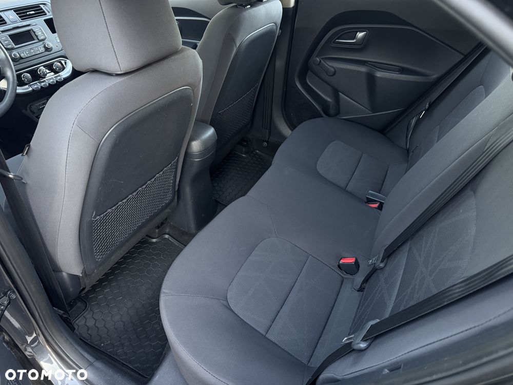 Kia Rio 1.2 Dream Team Edition - 13