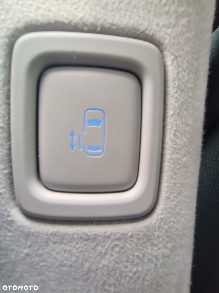 Hyundai Staria 1.6 T-GDI HEV Luxury - 30