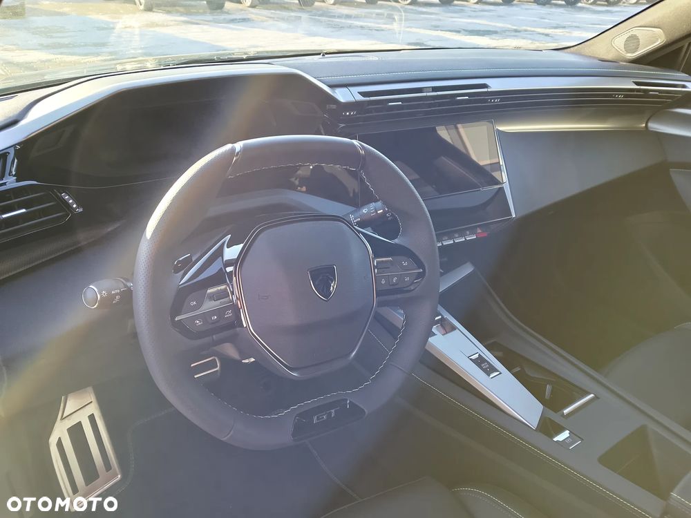 Peugeot 308 1.2 mHEV GT Exclusive S&S e-DCS6 - 9