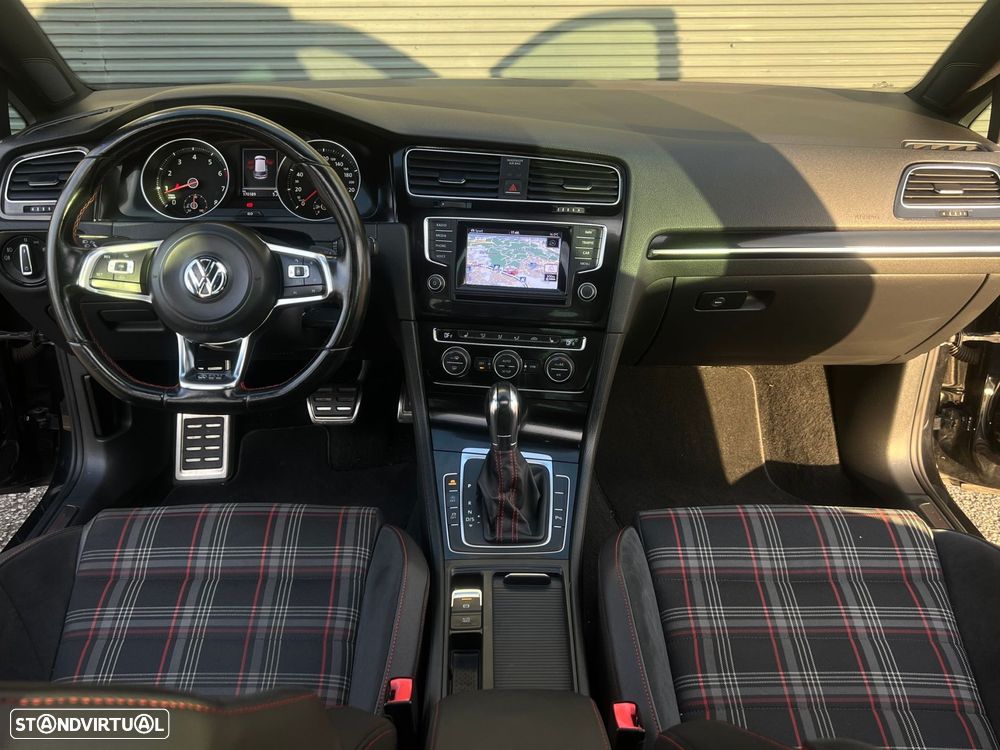 VW Golf 2.0 TSi GTi DSG - 9