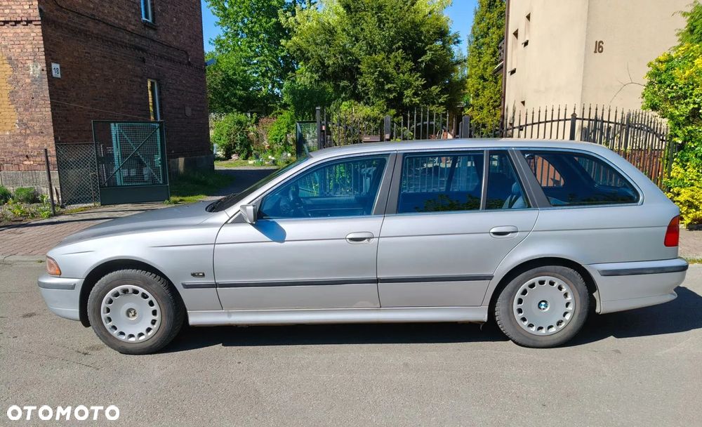 BMW Seria 5 520i - 7