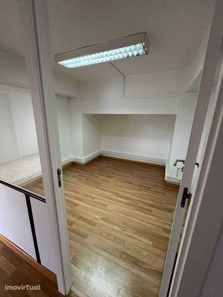 Arrendamento de escritório na Rua Heitor Bernardo Botado - Grande imagem: 3/9