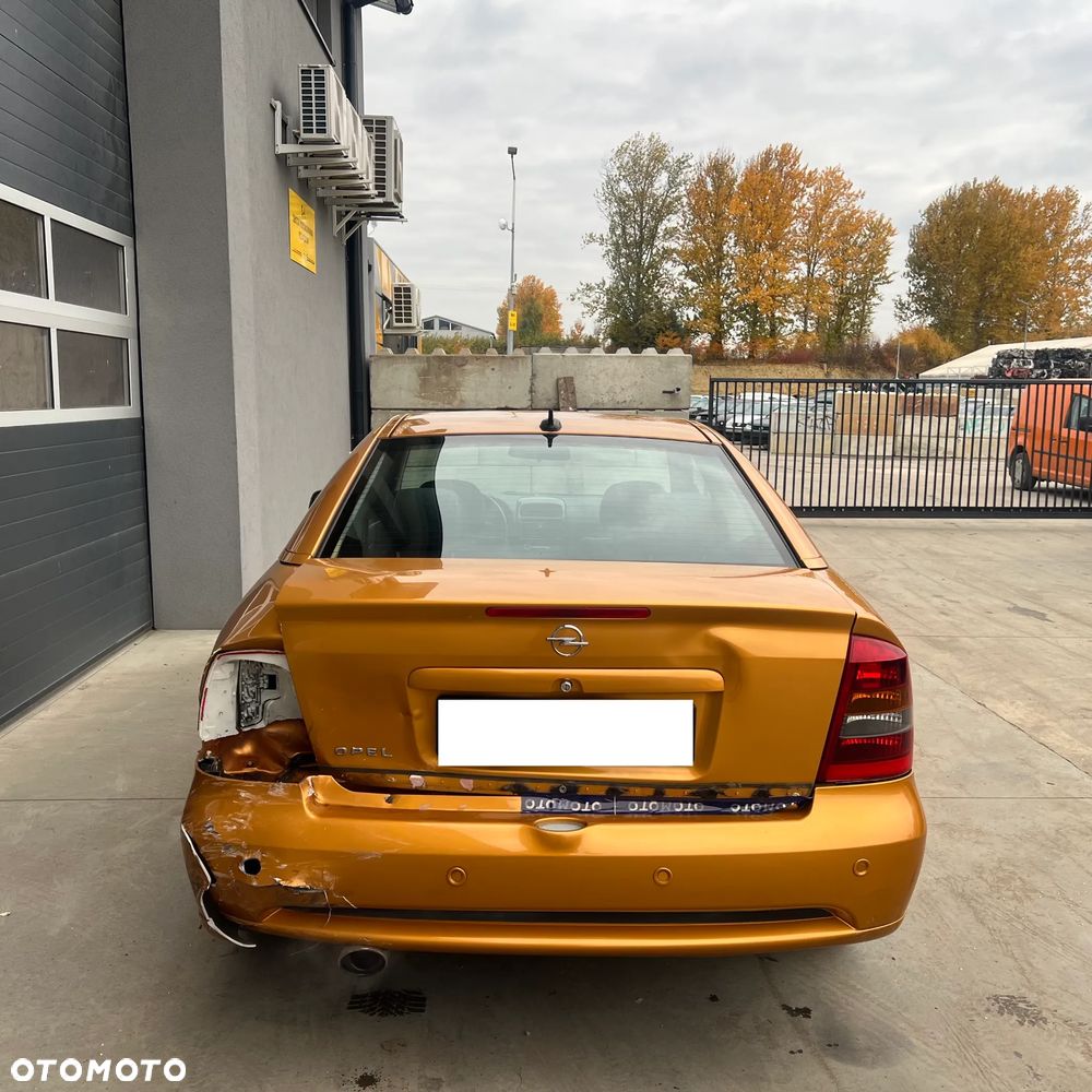 Opel Astra II 2.2 Sport - 4