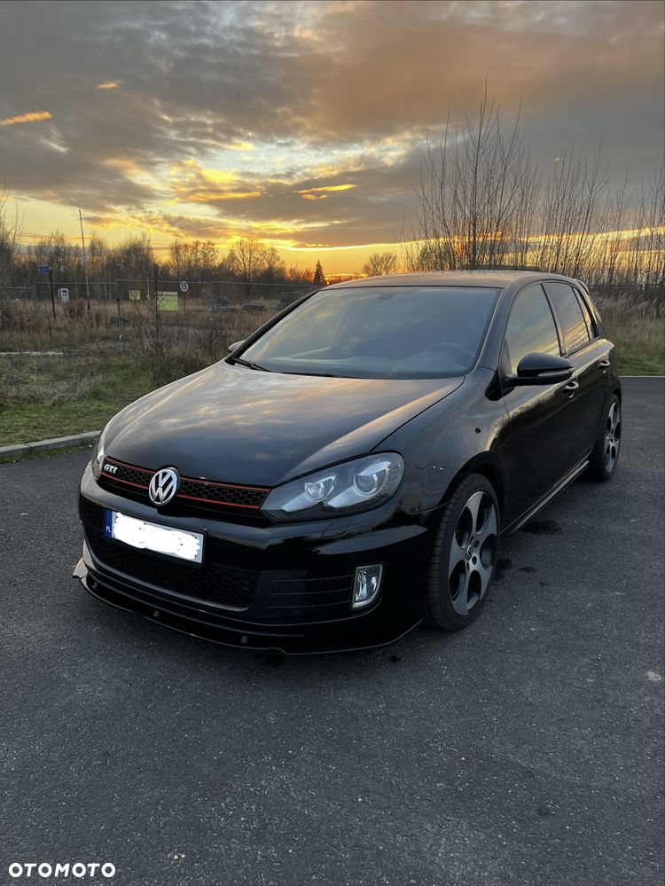 Volkswagen Golf - 1