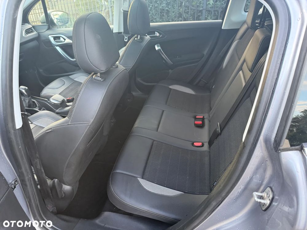 Peugeot 2008 PureTech 110 Stop&Start Allure - 22