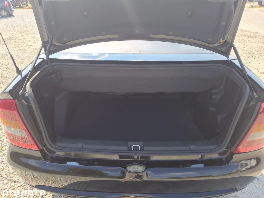 Opel Astra 1.6 - 14