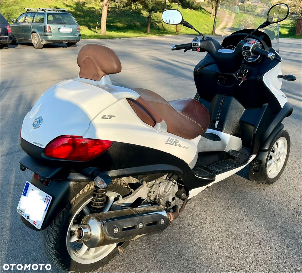 Piaggio MP-3 - 4