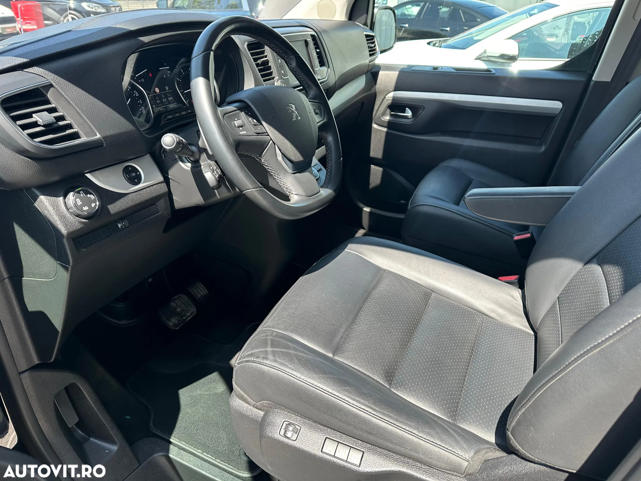 Peugeot Traveller L2 2.0 BlueHDi 180 S&S EAT8 Business VIP - 10