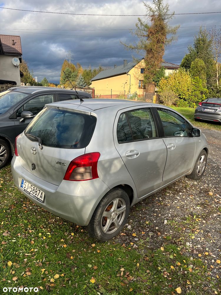 Toyota Yaris - 2