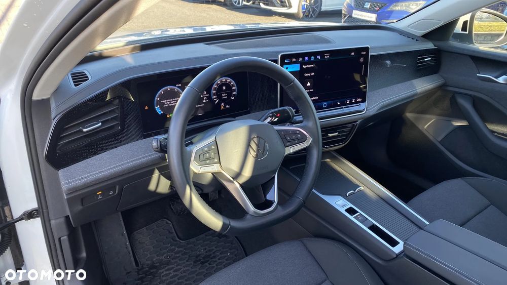 Volkswagen Passat - 17