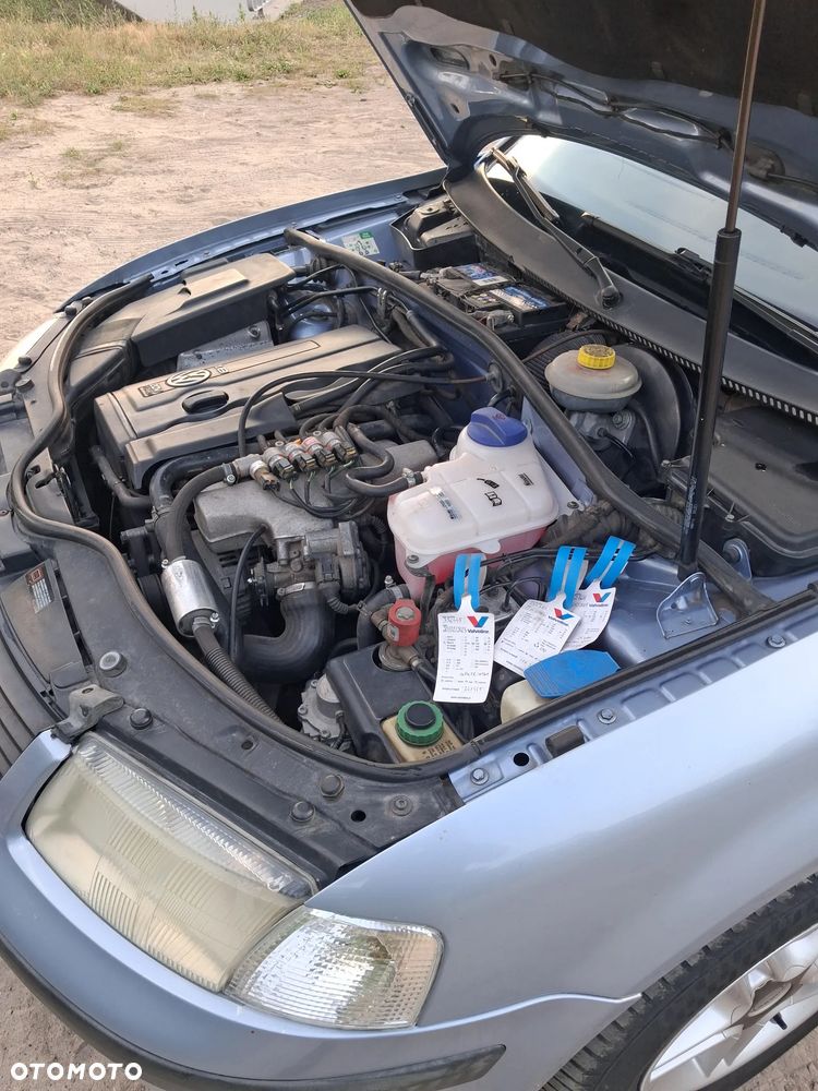 Volkswagen Passat 1.8T - 4