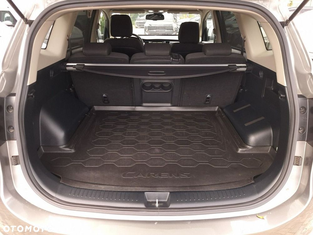 Kia Carens 1.6 GDI L - 28