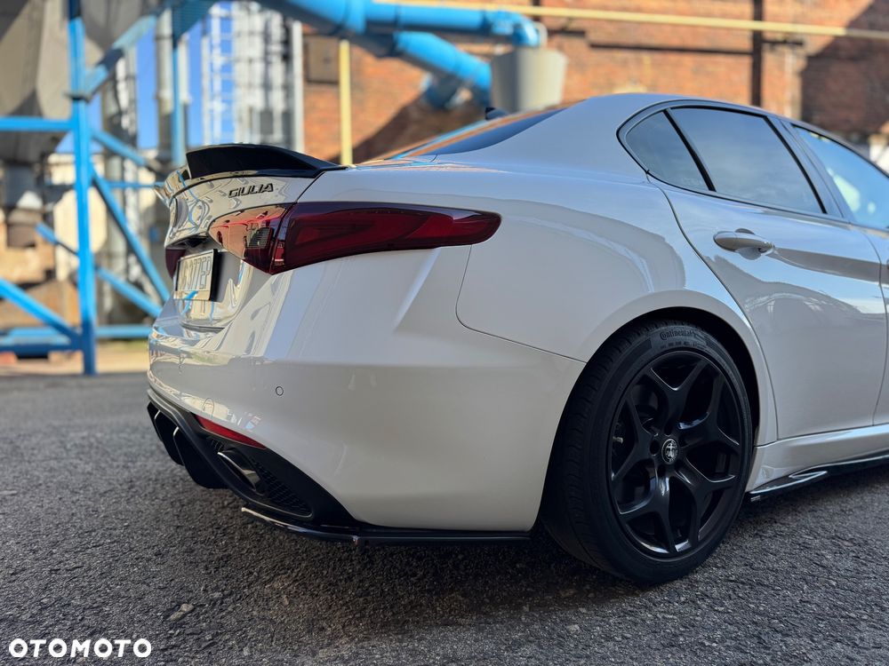 Alfa Romeo Giulia - 17