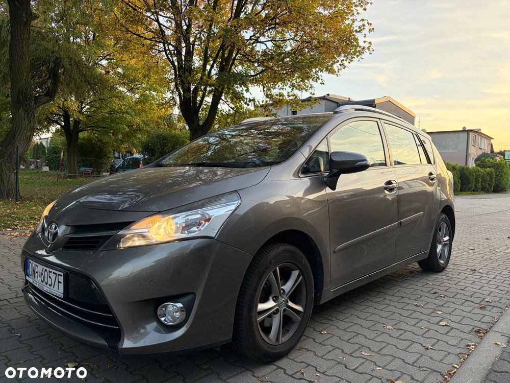 Toyota Verso 1.6 Premium EU6 - 1
